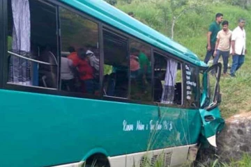 දක්ෂිණ අධිවේගයේ ගිය වන්දනා ගමනක් නතර වූ තැන..(PHOTOS)