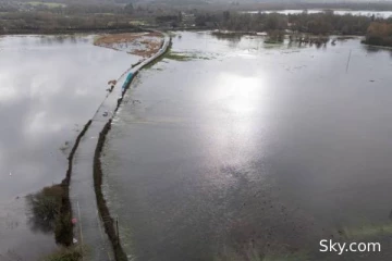 பிரித்தானியாவுக்கு 80 பெருவெள்ள எச்சரிக்கைகள்