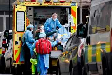 பிரித்தானியாவில் ஒரே நாளில் 93 ஆயிரத்திற்கும் மேற்பட்டோருக்கு தொற்று உறுதி