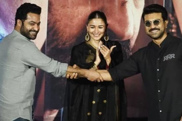 இத்தனை கோடியில் புரளும் தயாரிப்பாளர்! நடிகர்களுக்கு சம்பளமே இத்தனை கோடியாமே?