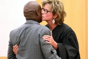 செய்யாத குற்றம்; 7 ஆண்டு சிறை, 47 வருட போராட்டம் - நீதிபதியை கட்டி அழுத முதியவர்!