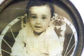 இந்த புகைப்படத்தில் இருக்கும் சிறுவன் யார் தெரியுமா.. இதோ பாருங்க