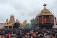 தேரில் ஆரோகணித்து பக்தர்களுக்கு அருட்காட்சி தந்த நல்லூர் கந்தன்- LIVE