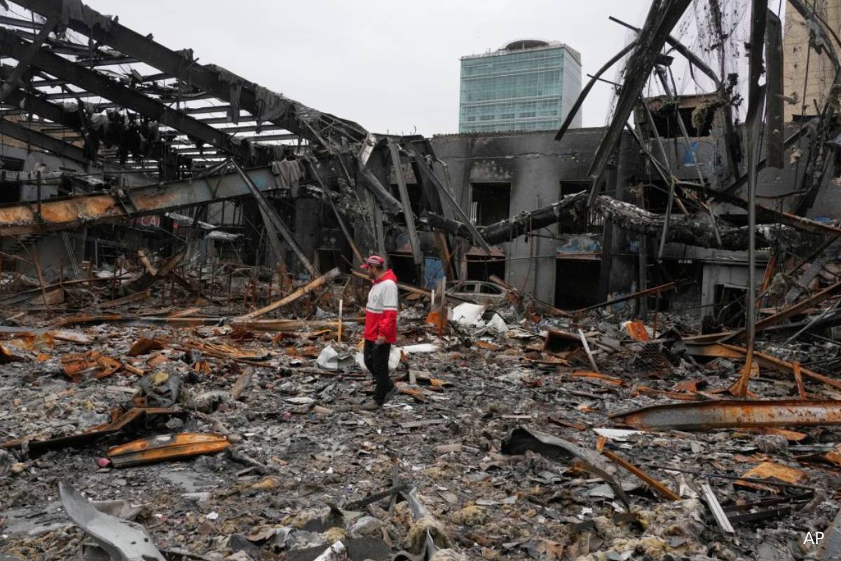 ஈரானின் ஏவுகணை இலக்கு... பிரித்தானியாவின் அந்த இராணுவத் தளம்: தூதர் விடுத்த எச்சரிக்கை | Raf Fairford Iran Missiles Target