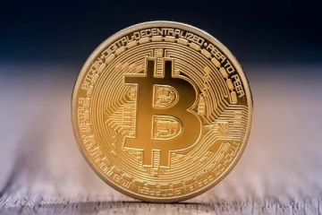 பிட்காயினால் கோடீஸ்வரராகிய நபர்கள்: அடையாளம் தெரியாத நபர் செய்த காரியம்