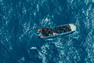 நடுக்கடலில் கவிழ்ந்த படகு... 30 புலம்பெயர்ந்தோருக்கு நேர்ந்த துயரம்