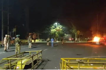 பற்றி எறியும் மணிப்பூர் - கண்டதும் சுட்டுத்தள்ள ஆளுநர் உத்தரவு!