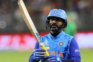 ஓய்வு பெறுகிறாரா தமிழக வீரர் தினேஷ் கார்த்திக்? ரசிகர்களை அதிர்ச்சியாக்கிய பதிவு