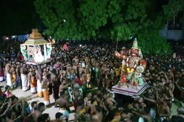 ஸ்ரீ செல்வச்சந்நிதி முருகன் ஆலய சூரசம்ஹாரத்தில் பெருமளவில் திரண்ட பக்தர்கள் (Photos)