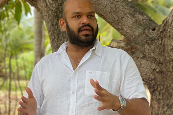 பெண்கள் குளிப்பதை ரகசியமாக படமெடுக்கும் மட்டக்களப்பு அரசியல்வாதிகள்! | Secretly Filming Women Taking A Bath
