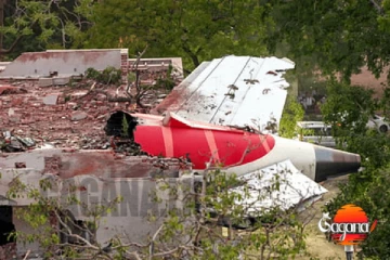 එයා ඉන්දියා ගුවන්‍ යානයේ කළු පෙට්ටියේ දත්ත සොයාගනියි