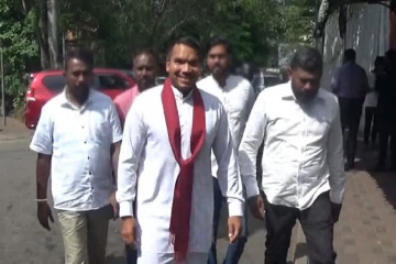 நிதிக்குற்றப் புலனாய்வுப் பிரிவில் நாமல் ராஜபக்ஷ ஆஜர்