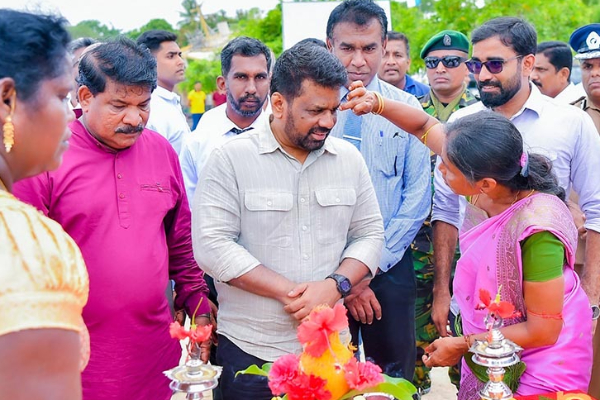 வடக்கு விஜயம் ; புலனாய்வு அதிகாரிகளுக்கு தண்ணிகாட்டிய ஜனாதிபதி அனுர! | Northern Visit President Anura Avoid Security