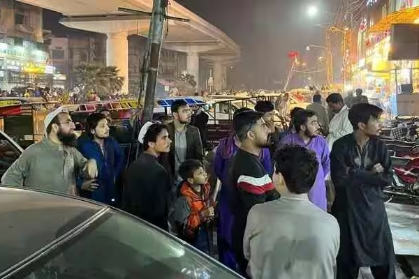 பாகிஸ்தானில் பயங்கர நிலநடுக்கம்; 9 பேருக்கு நேர்ந்த கதி! | Terrible Earthquake In Pakistan Fate Of 9 People
