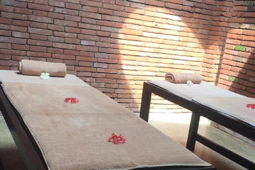 மசாஜ் நிலையம் என்ற போர்வையில் விபச்சார விடுதிகள்; சுற்றிவளைப்பில் சிக்கிய பெண்கள்