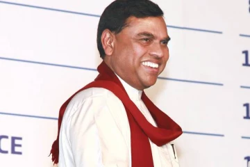 கொதி நிலையில் கொழும்பு அரசியல் -  நாடு திரும்புகிறார்  பஸில்