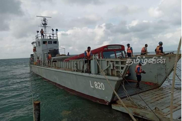 அனலைதீவு மக்களின் போக்குவரத்திற்காக பேருந்து வழங்கி வைப்பு (PHOTOS) | Provision Bus Transportation Analaithivu People