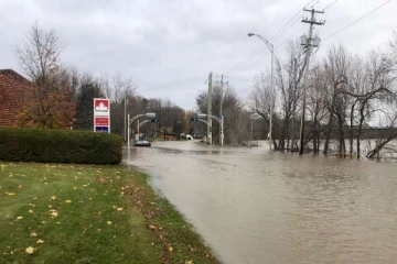 கனடாவின் மொன்றியலில் கடும் மழை: பொதுமக்களிடம் விடுக்கபட்டுள்ள கோரிக்கை!