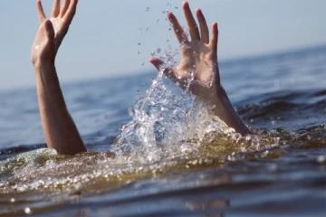 இரு இளைஞர்கள் நீரில் மூழ்கிப் பலி