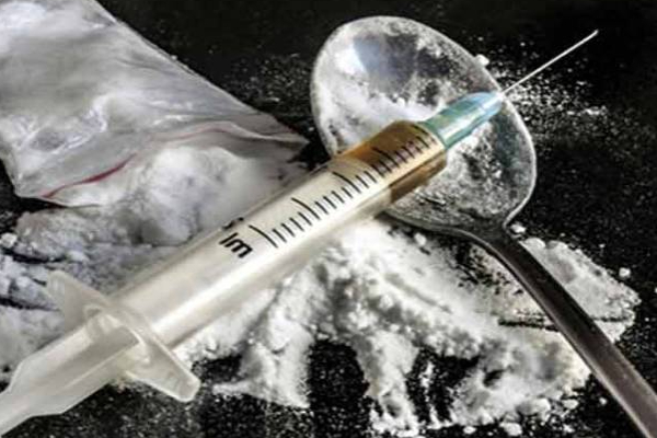 யாழில் ஆபத்தான பொருளுடன் இரண்டு பேர் அதிரடி கைது! | Two People Arrested With Drug Injections Jaffna
