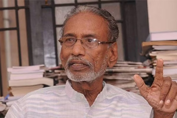 நரகத்தில் இருக்கும் பிரபாகரன் வருவதற்கு பல பிறவிகள் காத்திருக்க வேண்டும் - கடும் விமர்சனங்களை அள்ளி வீசும் சரத் வீரசேகர! | Ltte Leader Prabhakaran Pazha Nedumaran Tamil Nadu