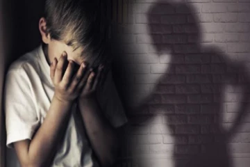 முல்லைத்தீவில் பெற்ற மகனை கொடூரமாக தாக்கிய இளம் தாய் கைது