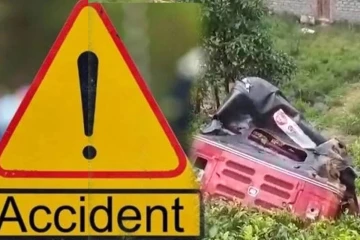 நுவரெலியாவில் முச்சக்கரவண்டி பள்ளத்தில் கவிழ்ந்து விபத்து! மூவர் படுகாயம்