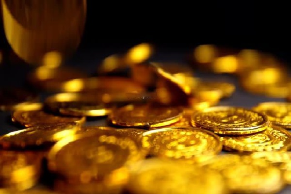 பட்டதாரி ஆசிரியரின் தங்க நாணயத்தை திருடிய தொண்டர் ஆசிரியர் சிக்கினார் | Teacher Caught Stealing Teacher S Gold Coin