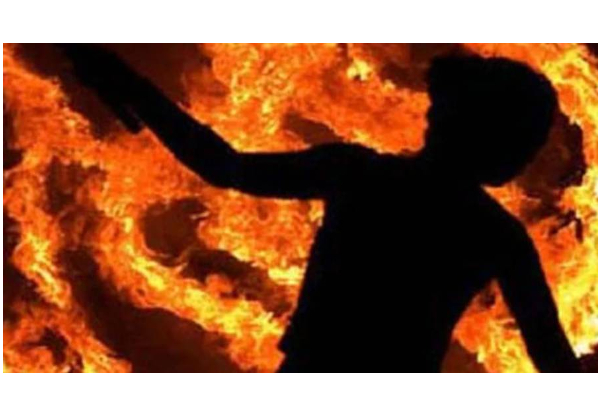 வேலைக்கு வராதே.. சொன்ன பெண் மீது பெட்ரோல் ஊற்றி கொளுத்திய நபர் - அடுத்து நடந்த அதிர்ச்சி சம்பவம் | Woman Murder