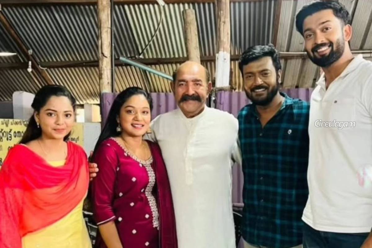 சன் டிவியில் விரைவில் ஒளிபரப்பாக போகும் புத்தம் புதிய சீரியல் பராசக்தி... படப்பிடிப்பு தள போட்டோக்கள் | Parasakthi Brand New Serial Coming Soon In Sun Tv