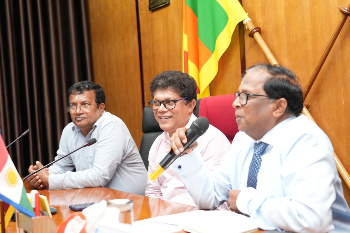 வடக்கு - கிழக்கில் 2 இலட்சம் ஏக்கர் காணிகள் விரைவில் விடுவிக்கப்படும் : அமைச்சர் அறிவிப்பு | 2 Lakh Ac Land In The North East Will Be Released