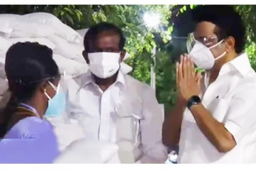 தூய்மை பணியாளர்களுக்கு அத்தியாவசியப் பொருட்கள் வழங்கும் திட்டத்தை தொடங்கி வைத்தார் முதல்வர்!