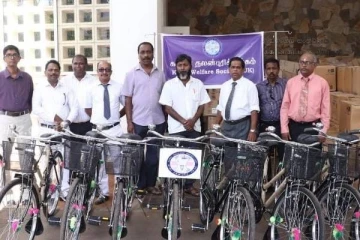 யாழ்.போதனா வைத்தியசாலைக்கு  துவிச்சக்கர வண்டிகள் அன்பளிப்பு