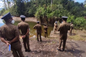 කැලෑබද ප්‍රදේශයක තිබී නිරුවත් කාන්තා මළ සිරුරක් සොයා ගැනේ..