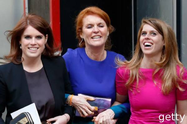 இளவரசர் ஆண்ட்ரூ கைது: மகள்களுடைய நிலை என்ன? | Andrew Daughters Disappear From Royal Life Arrest