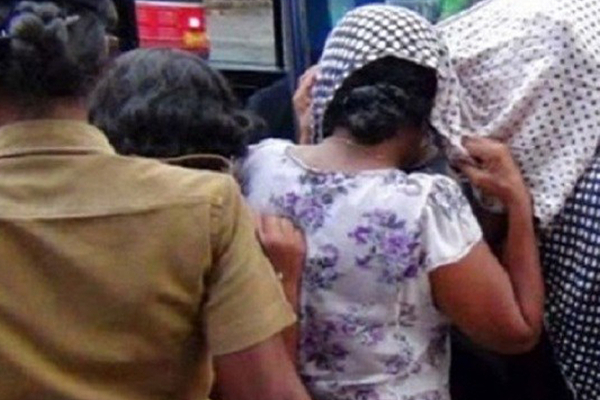 காவல்துறை பரிசோதகரால் நடத்தப்பட்ட விபச்சார விடுதி முற்றுகை! | A Raid On A Brothel By A Former Police Inspector
