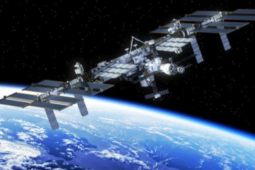 சர்வதேச விண்வெளி நிலையம் கடலிலோ  நிலத்திலோ வந்து விழும் ;  உலக நாடுகளுக்கு  ரஷியா எச்சரிக்கை