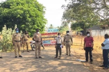 தனிமைப்படுத்தப்பட்ட மக்களுக்கு உணவு தட்டுப்பாடு! நகரசபை உறுப்பினர்கள் தெரிவிப்பு