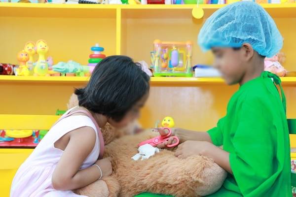 இலங்கையில் நிலவும் மோசமான மருந்துப் பற்றாக்குறை: எச்சரிக்கும் வைத்தியர்கள் | Parents Struggle As Childrens Drug Shortage Costs