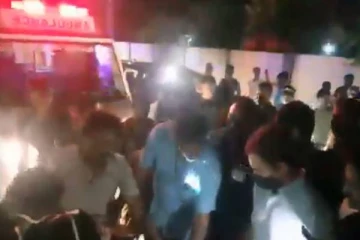 விபத்தில் காயமடைந்த நபர் : உடனடியாக களத்தில் இறங்கிய  ராகுல்காந்தி