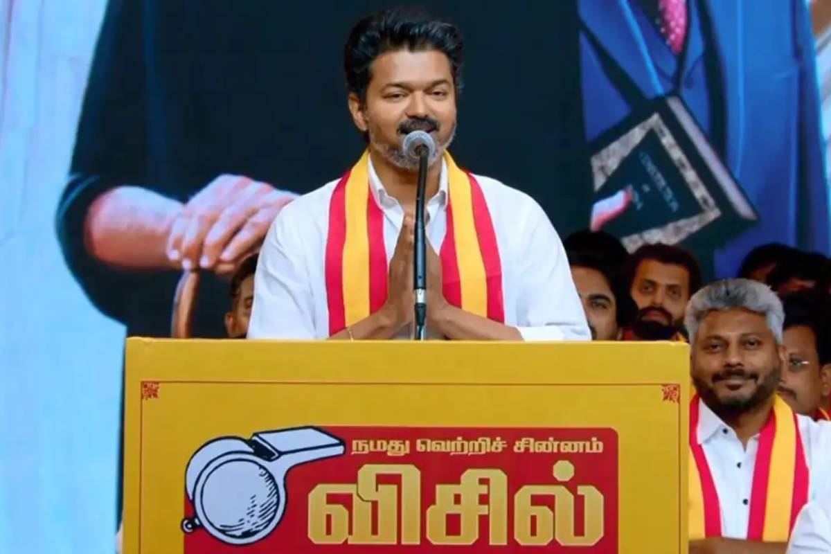 தனது ஓட்டுநர் மகனுக்கு எம்எல்ஏ சீட் - மேடையிலே கண்ணீரை துடைத்த விஜய் | Tvk Vijay Gives Mla Seat To His Driver Son