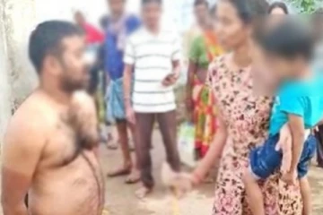 கணவரை மின்கம்பத்தில் கட்டி வைத்து தாக்கிய மனைவி : பின்னர் நடந்த விபரீதம்