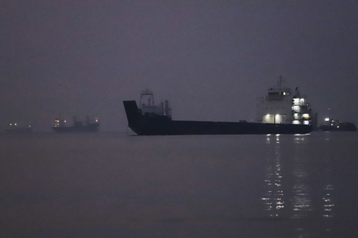 தொடர் இழுபறியில் ஹோர்முஸ் நீரிணையை திறக்கும் நடவடிக்கை | Iran Proposal Open Strait Hormuz Sufficient Trump தொடர் இழுபறியில் ஹோர்முஸ் நீரிணையை திறக்கும் நடவடிக்கை | Iran Proposal Open Strait Hormuz Sufficient Trump