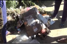 தேயிலை மலையில் குப்பை கொட்டுவதற்கு எதிராக தோட்டத்தொழிலாளர்கள் ஆர்ப்பாட்டம்