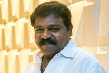 பிக் பாஸ் இமான் அண்ணாச்சியின் மகளை பார்த்துள்ளீர்களா.. அழகிய புகைப்படம் இதோ