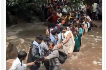 சதுரகிரி மலை - நள்ளிரவில் திடீர் வெள்ளத்தில் சிக்கிய 2000 பக்தர்கள்.!