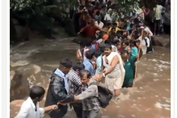 சதுரகிரி மலை - நள்ளிரவில் திடீர் வெள்ளத்தில் சிக்கிய 2000 பக்தர்கள்.! - தமிழ்நாடு