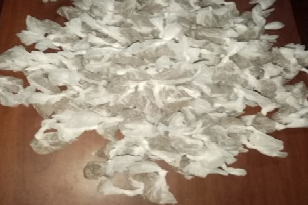பாடசாலை மாணவர்களை இலக்கு வைத்து போதை பொருள் விற்பனை! | Selling Drugs Targeting School Students