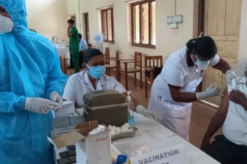 வவுனியாவில் 8 மணி நேரத்தில் தீர்ந்து போன ஆயிரம் தடுப்பூசிகள்