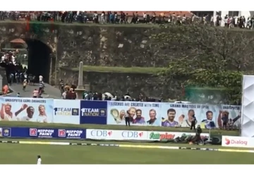 இலங்கை - ஆஸ்திரேலியா டெஸ்ட் போட்டி - கிரிக்கெட் மைதானத்தில் நுழைந்த போராட்டக்காரர்கள் - இலங்கையில் பதற்றம்